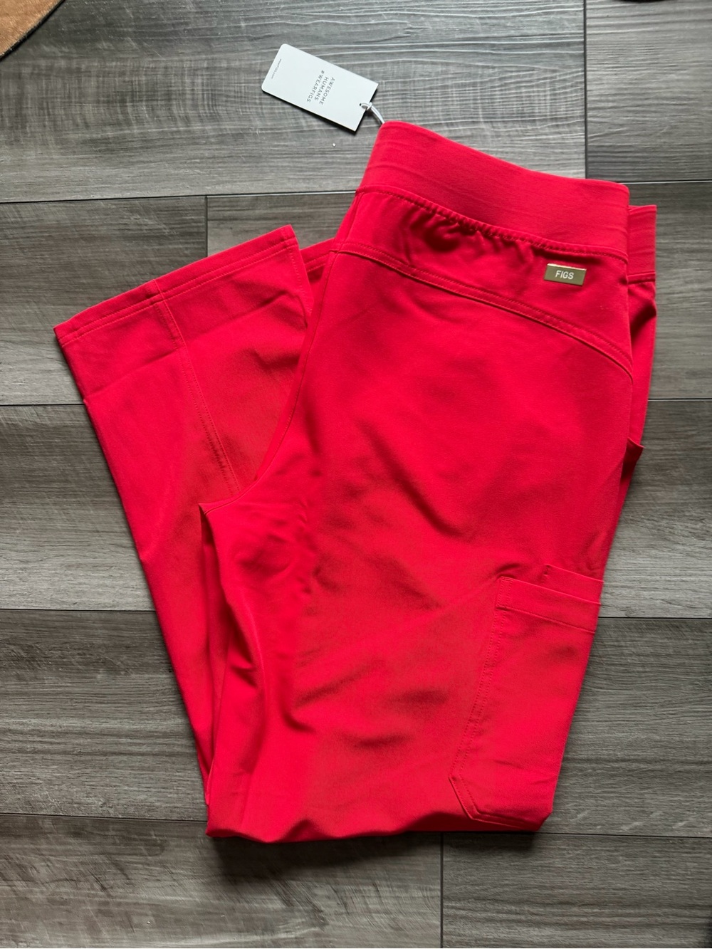 Figs Women's Scrub Kade cargo Set in Red - V-Neck Top & Drawstring Pants XL - Picture 6 of 7